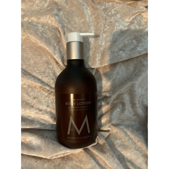 MoroccanOil oud mineral body lotion - Picture 1 of 2